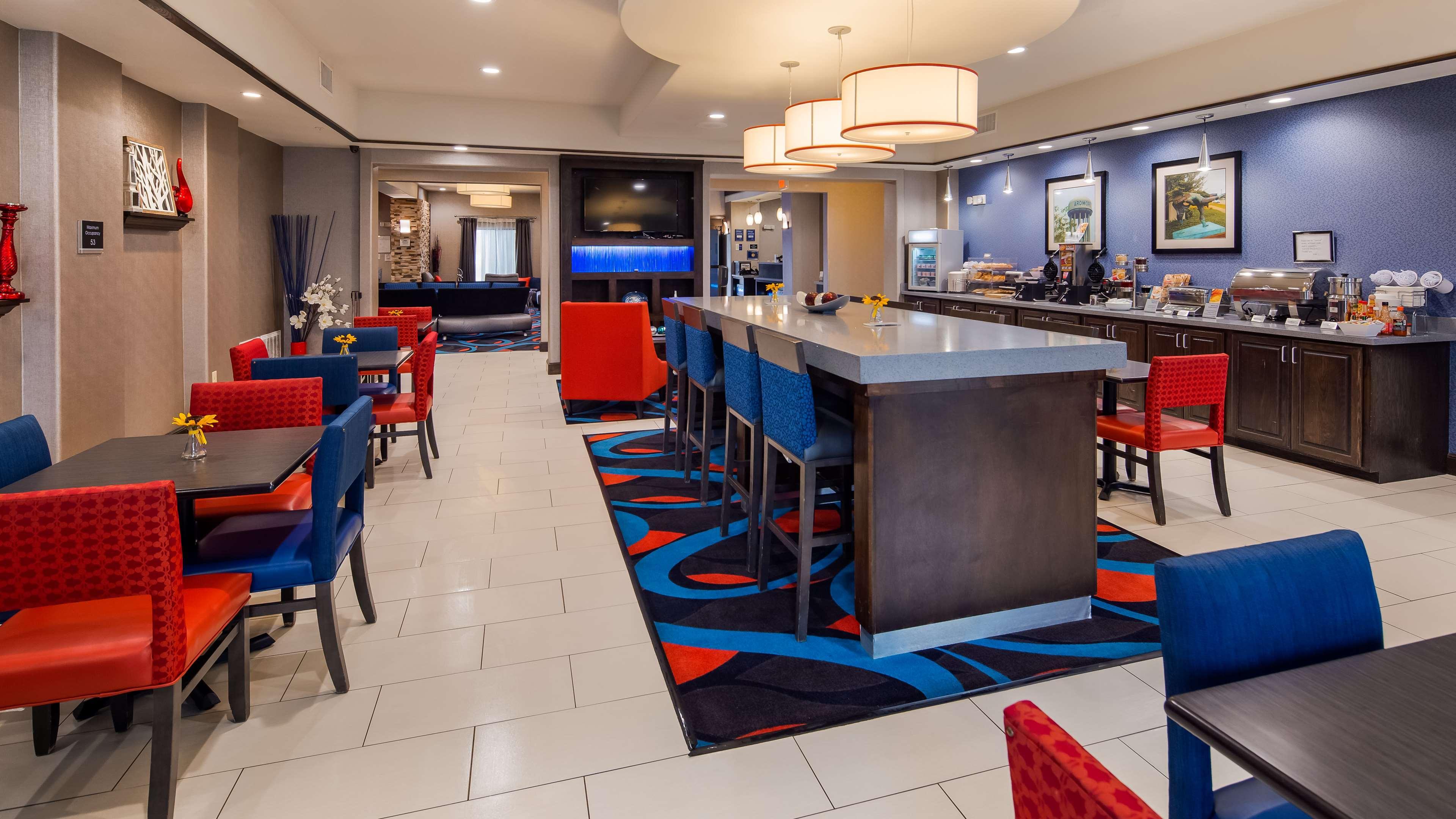 Best Western Plus Ardmore Inn & Suites Exterior photo